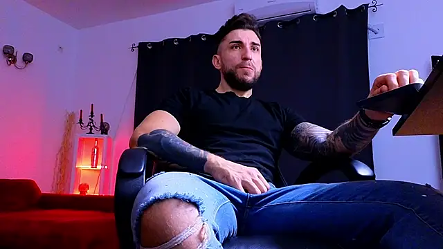 Snapshot of MightyAaron66 chatting on 5, 12, 2025 MightyAaron66 online show from 5, 12, 2025