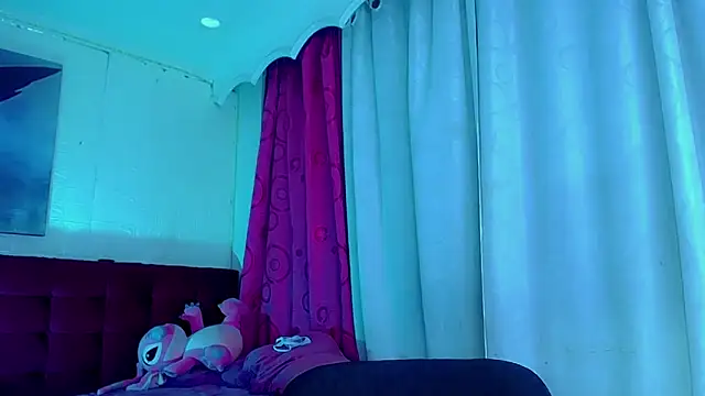 NahomiCamper online show from 2, 11, 2025