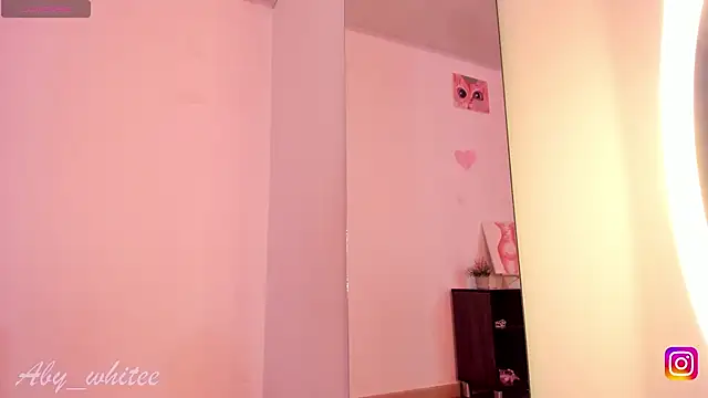 Snapshot of AbyWhitee chatting on 18, 9, 2025 AbyWhitee online show from 18, 9, 2025