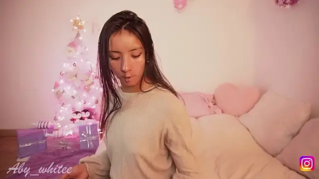 Snapshot of AbyWhitee chatting on 17, 12, 2025 AbyWhitee online show from 17, 12, 2025