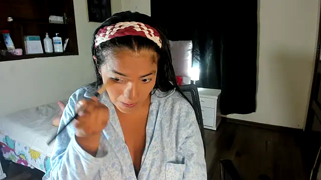 arianithaxox online show from 5, 1, 2025