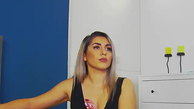 Snapshot of CelineMeyerr chatting on 23, 10, 2025 CelineMeyerr online show from 23, 10, 2025