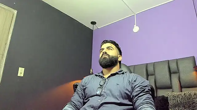 Snapshot of Lyon_vach chatting on 4, 3, 2026 Lyon vach online show from 4, 3, 2026