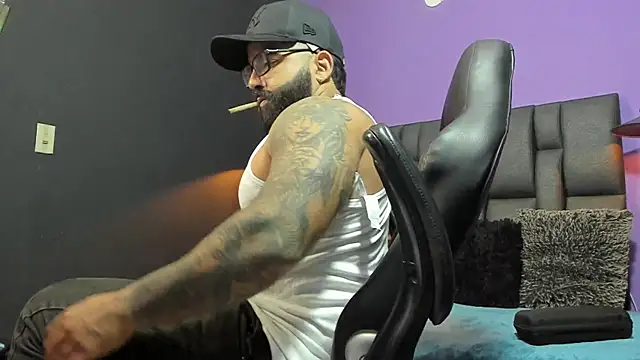 Snapshot of Lyon_vach chatting on 7, 3, 2026 Lyon vach online show from 7, 3, 2026