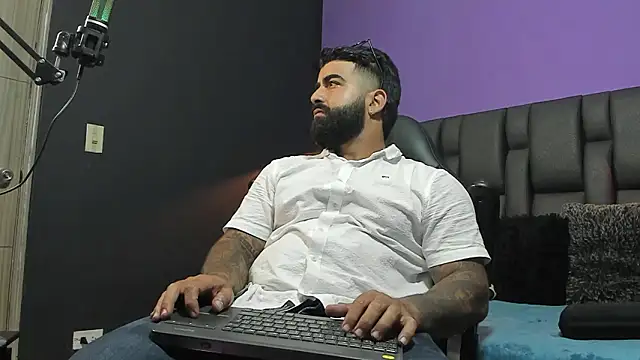 Snapshot of Lyon_vach chatting on 9, 3, 2026 Lyon vach online show from 9, 3, 2026