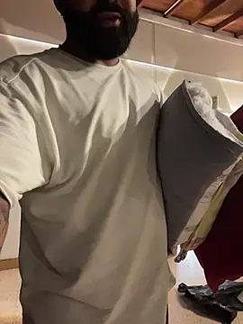 Snapshot of Lyon_vach chatting on 10, 3, 2026 Lyon vach online show from 10, 3, 2026