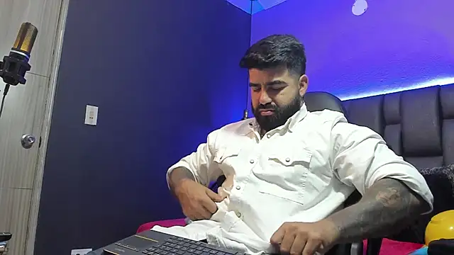 Snapshot of Lyon_vach chatting on 23, 3, 2026 Lyon vach online show from 23, 3, 2026