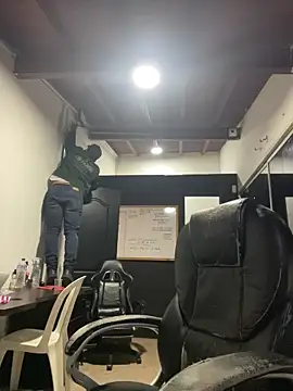 Snapshot of Lyon_vach chatting on 27, 3, 2026 Lyon vach online show from 27, 3, 2026