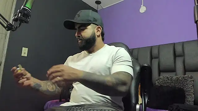 Snapshot of Lyon_vach chatting on 9, 4, 2026 Lyon vach online show from 9, 4, 2026