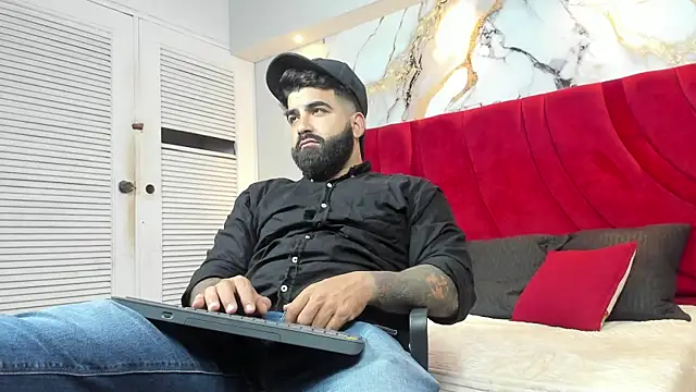 Snapshot of Lyon_vach chatting on 13, 4, 2026 Lyon vach online show from 13, 4, 2026