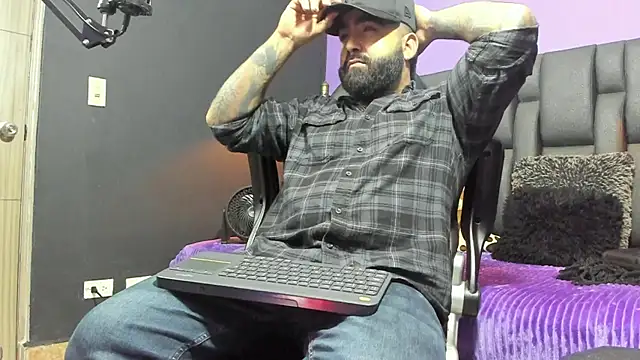 Snapshot of Lyon_vach chatting on 16, 4, 2026 Lyon vach online show from 16, 4, 2026