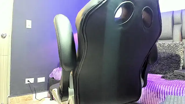 Snapshot of Lyon_vach chatting on 21, 4, 2026 Lyon vach online show from 21, 4, 2026