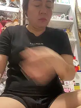 Snapshot of Cesywet chatting on 11, 2, 2025 Cesywet online show from 11, 2, 2025