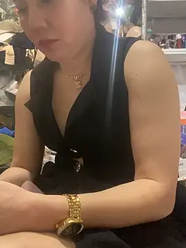 Snapshot of Cesywet chatting on 8, 3, 2025 Cesywet online show from 8, 3, 2025