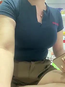 Snapshot of Cesywet chatting on 23, 9, 2025 Cesywet online show from 23, 9, 2025