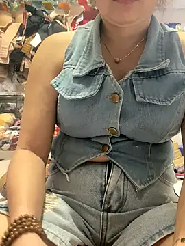 Snapshot of Cesywet chatting on 26, 9, 2025 Cesywet online show from 26, 9, 2025