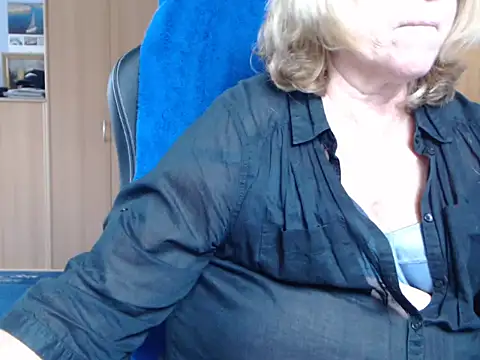 Snapshot of _sunshine__ chatting on 26, 10, 2025 sunshine online show from 26, 10, 2025