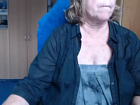 Snapshot of _sunshine__ chatting on 14, 11, 2025 sunshine online show from 14, 11, 2025