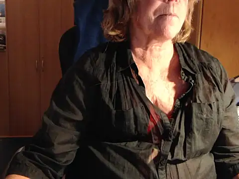 Snapshot of _sunshine__ chatting on 16, 11, 2025 sunshine online show from 16, 11, 2025