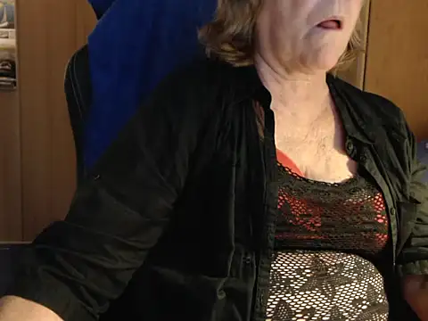 Snapshot of _sunshine__ chatting on 19, 11, 2025 sunshine online show from 19, 11, 2025