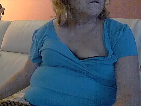 Snapshot of _sunshine__ chatting on 21, 12, 2025 sunshine online show from 21, 12, 2025