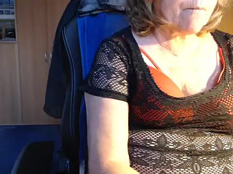 Snapshot of _sunshine__ chatting on 3, 3, 2026 sunshine online show from 3, 3, 2026