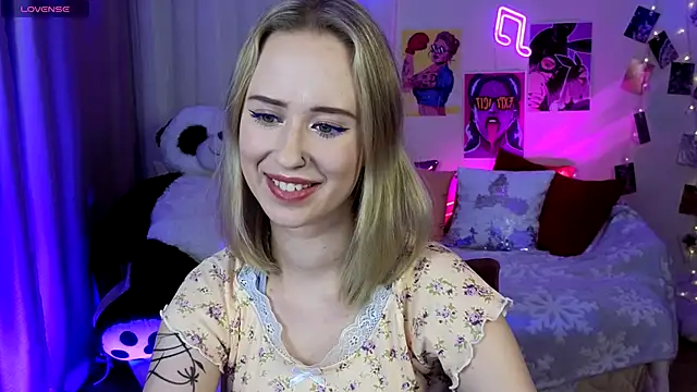 Snapshot of SashaBrooks chatting on 24, 10, 2025 SashaBrooks online show from 24, 10, 2025