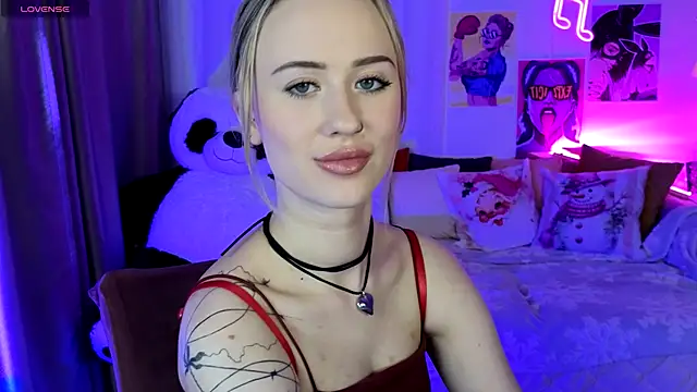 Snapshot of SashaBrooks chatting on 13, 12, 2025 SashaBrooks online show from 13, 12, 2025