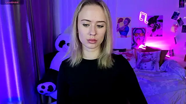 Snapshot of SashaBrooks chatting on 14, 12, 2025 SashaBrooks online show from 14, 12, 2025