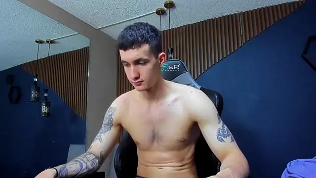 JacksonOlsenn online show from 4, 3, 2025