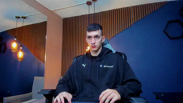 JacksonOlsenn online show from 10, 3, 2025