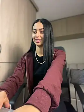 maddy bronw  online show from 27, 12, 2024