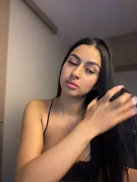 maddy bronw  online show from 28, 12, 2024