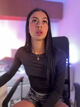 maddy bronw  online show from 30, 1, 2025