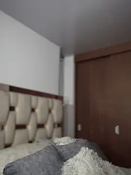 maddy bronw  online show from 21, 2, 2025