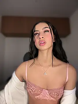 maddy bronw  online show from 1, 3, 2025