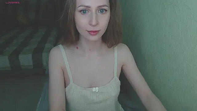 Snapshot of OaklynDobson chatting on 18, 2, 2025 OaklynDobson online show from 18, 2, 2025