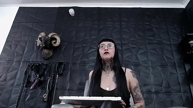 Agata Darkness online show from 8, 9, 2025