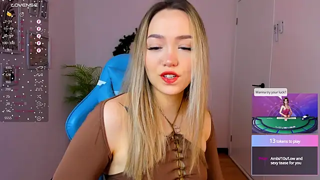 Snapshot of Evia_r0se chatting on 29, 12, 2024 Evia r0se online show from 29, 12, 2024