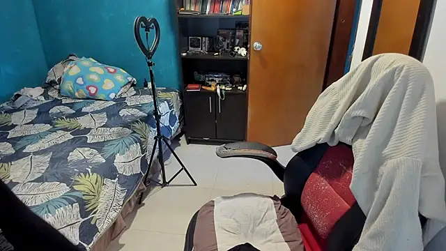 peanut tangerine online show from 8, 9, 2025