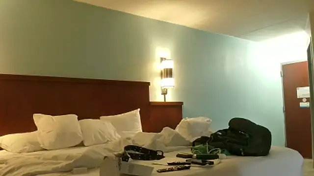 Snapshot of overaveragefreak4you chatting on 15, 4, 2026 overaveragefreak4you online show from 15, 4, 2026