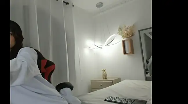 mia and masterboy online show from 17, 1, 2025