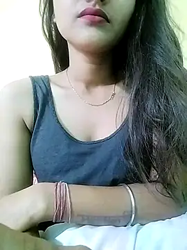 MISSQUEEN48 online show from 28, 2, 2025