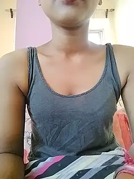 Snapshot of MISSQUEEN48 chatting on 8, 6, 2026 MISSQUEEN48 online show from 8, 6, 2026