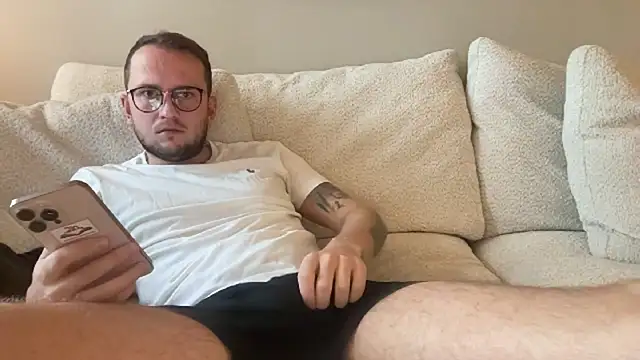 Snapshot of thehornyguy97 chatting on 4, 10, 2025 thehornyguy97 online show from 4, 10, 2025