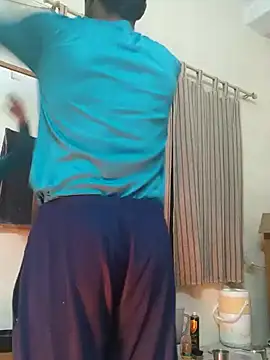 Snapshot of Wild-Honey chatting on 17, 12, 2024 Wild-Honey online show from 17, 12, 2024