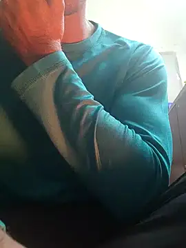 Snapshot of Wild-Honey chatting on 26, 12, 2024 Wild-Honey online show from 26, 12, 2024