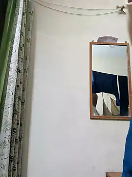 Snapshot of Wild-Honey chatting on 2, 3, 2025 Wild-Honey online show from 2, 3, 2025