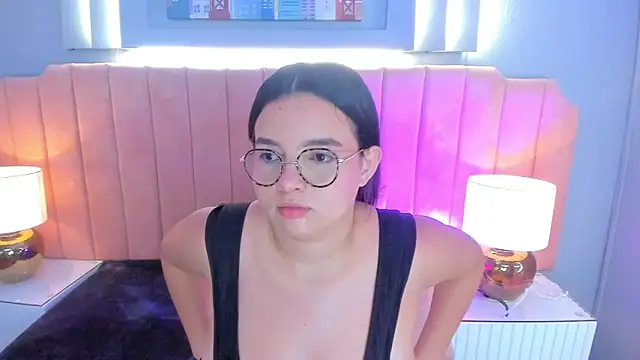 Snapshot of alys_baker chatting on 21, 10, 2025 alys baker online show from 21, 10, 2025