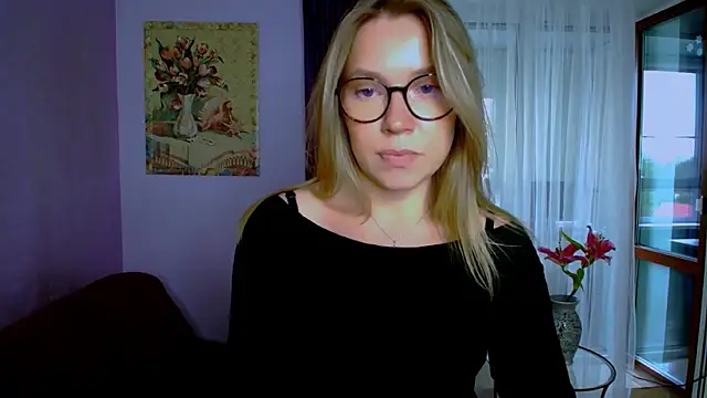 Snapshot of TaylorBre chatting on 24, 9, 2025 TaylorBre online show from 24, 9, 2025